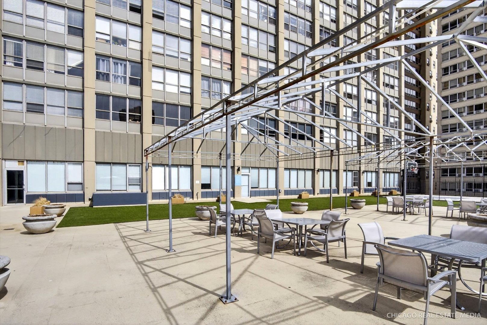 655 W IRVING PARK Road #1101, Chicago, IL 60613