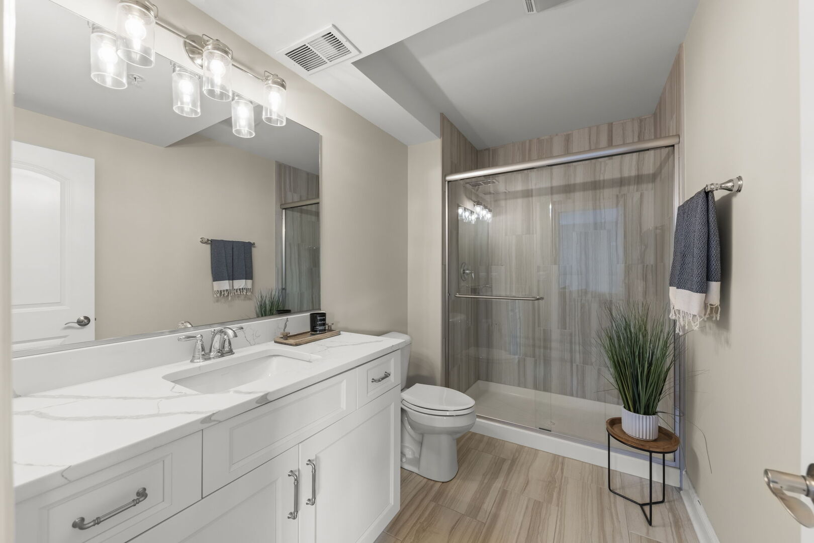 359 Hawthorne Boulevard, Glen Ellyn, IL 60137