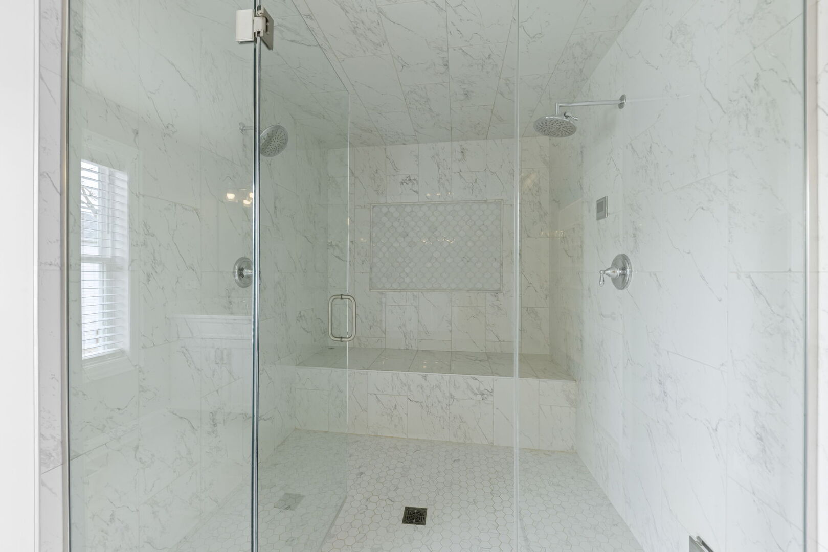 359 Hawthorne Boulevard, Glen Ellyn, IL 60137