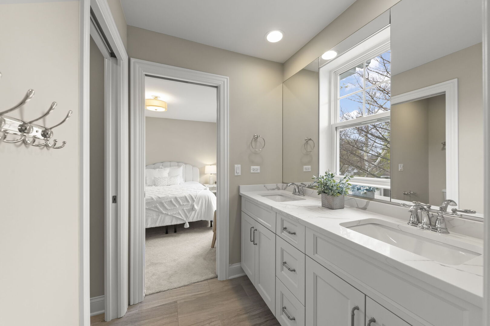 359 Hawthorne Boulevard, Glen Ellyn, IL 60137