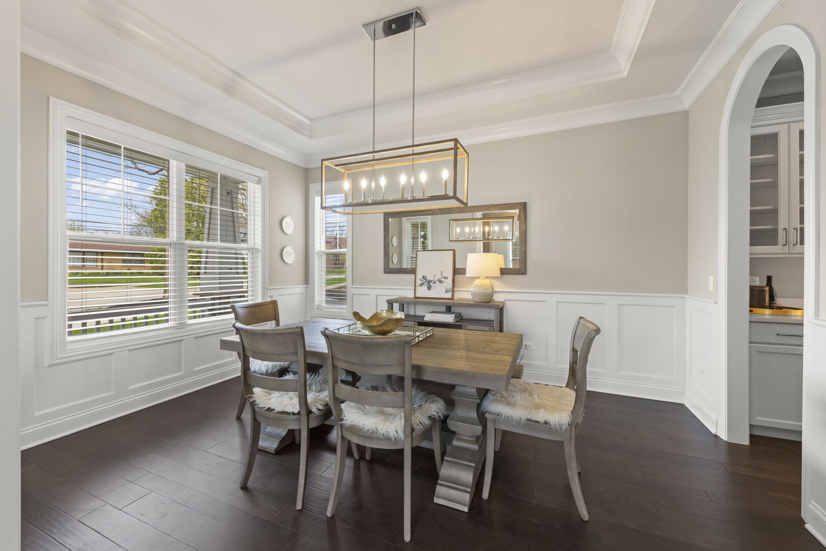 359 Hawthorne Boulevard, Glen Ellyn, IL 60137