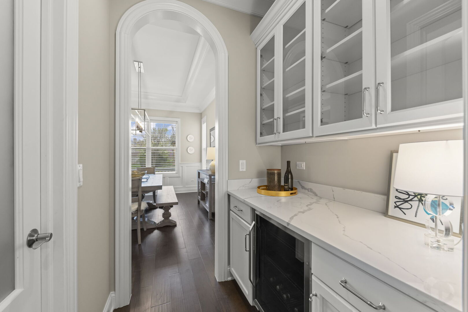 359 Hawthorne Boulevard, Glen Ellyn, IL 60137