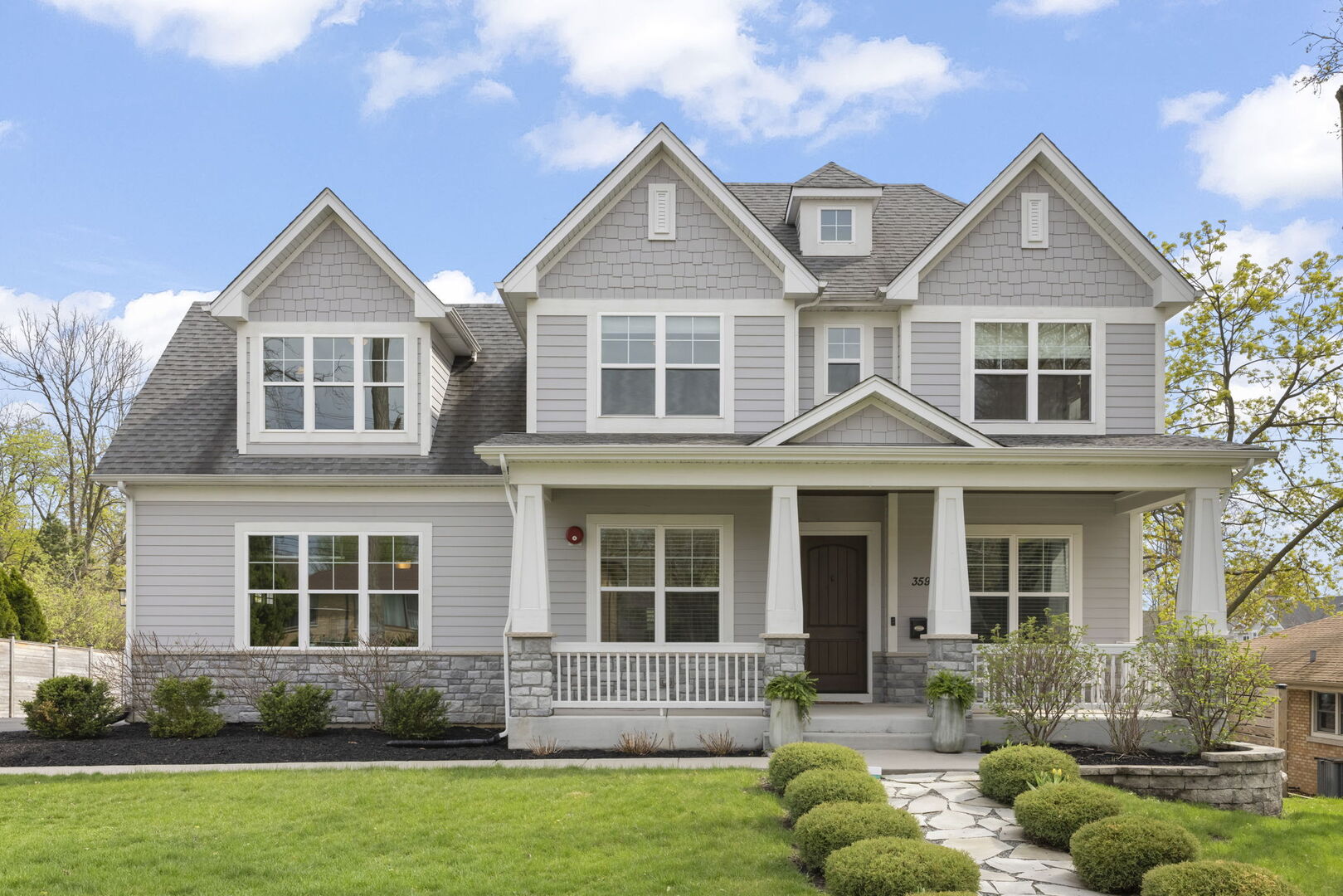 359 Hawthorne Boulevard, Glen Ellyn, IL 60137