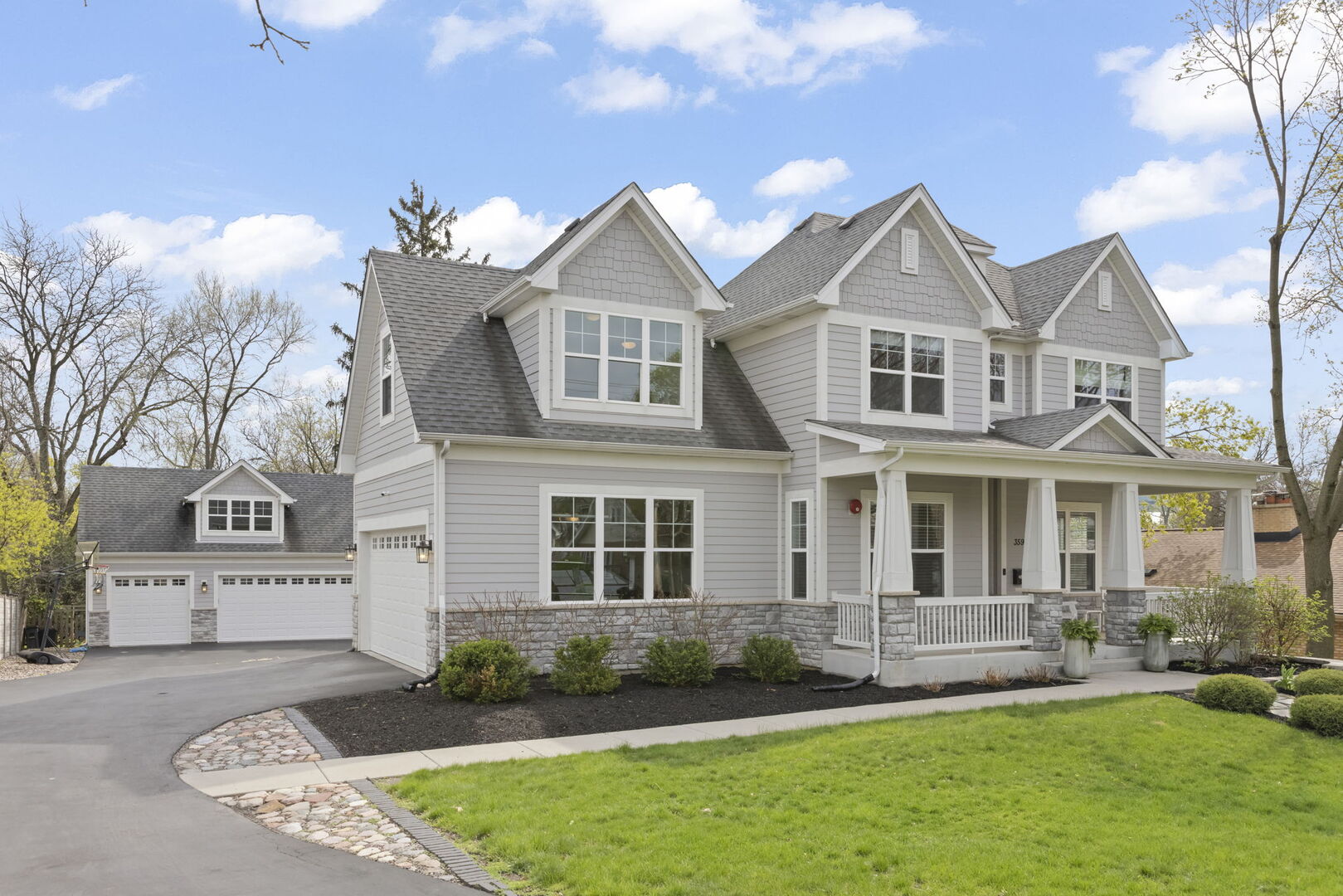 359 Hawthorne Boulevard, Glen Ellyn, IL 60137