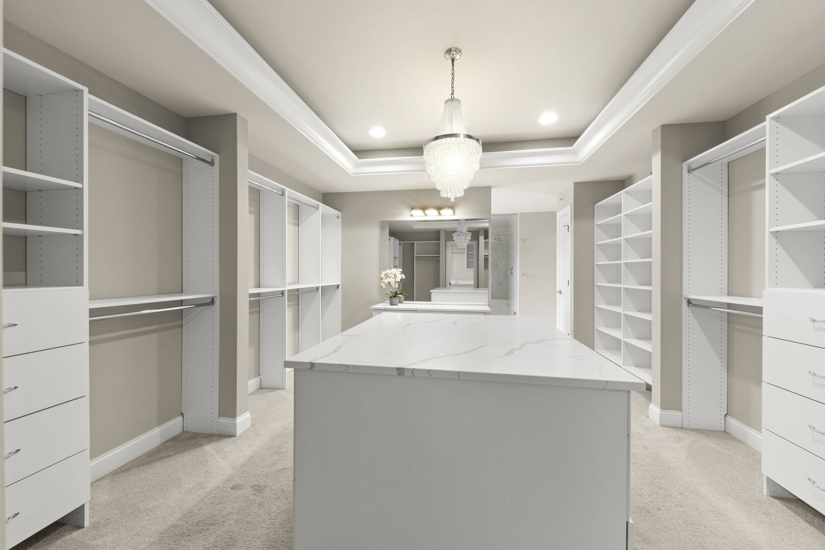 359 Hawthorne Boulevard, Glen Ellyn, IL 60137