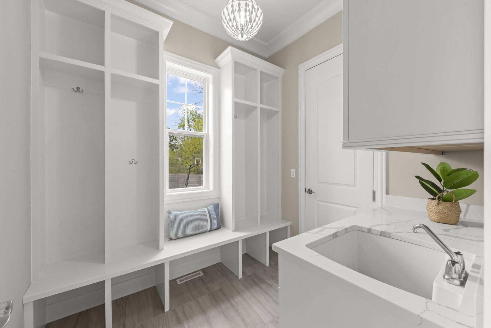 359 Hawthorne Boulevard, Glen Ellyn, IL 60137