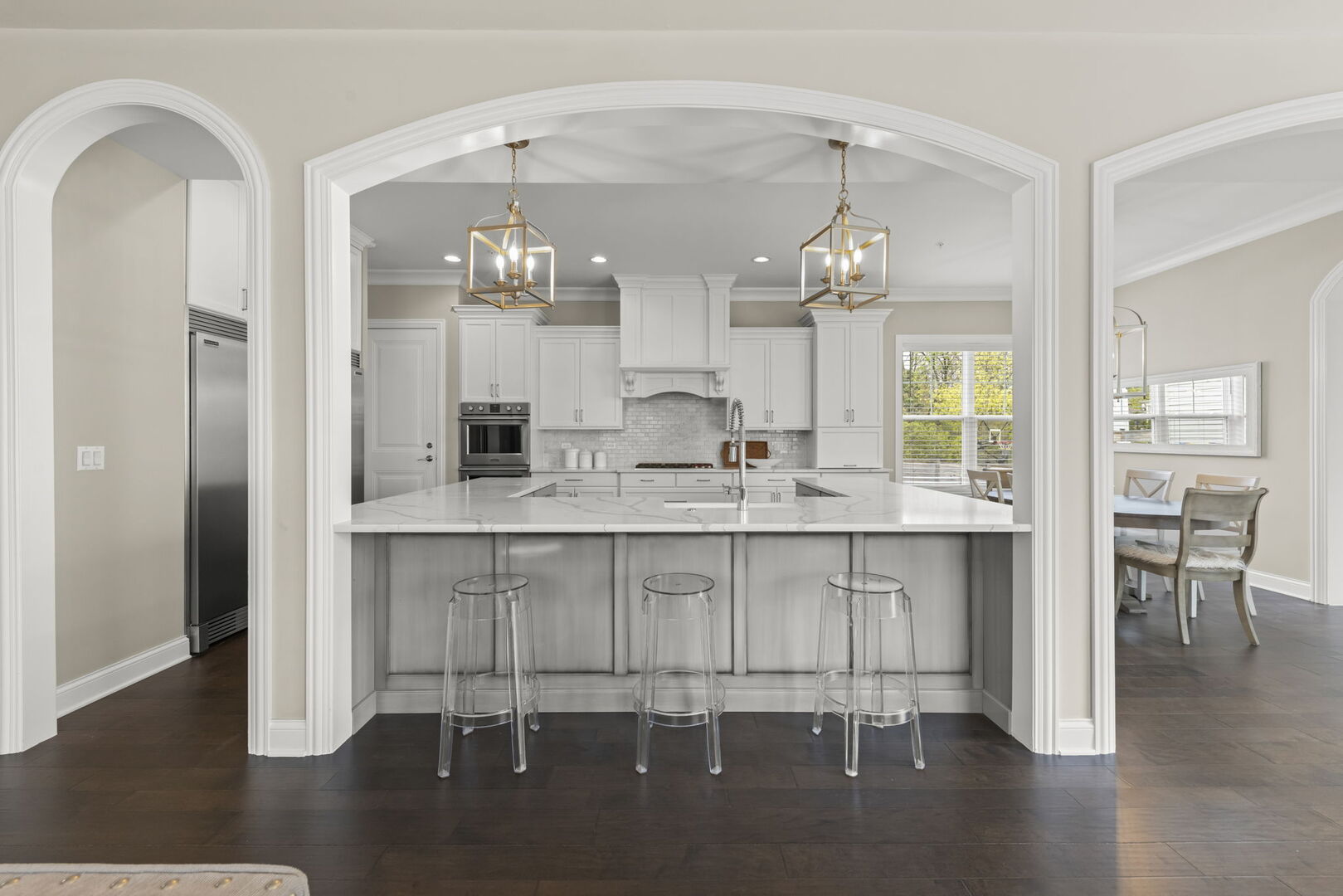 359 Hawthorne Boulevard, Glen Ellyn, IL 60137