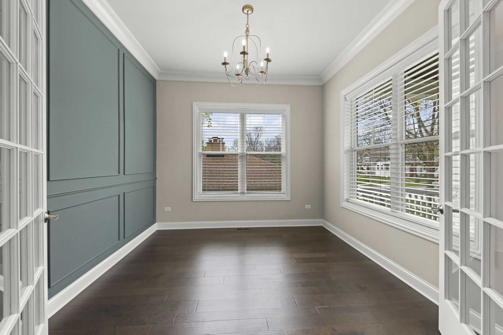 359 Hawthorne Boulevard, Glen Ellyn, IL 60137