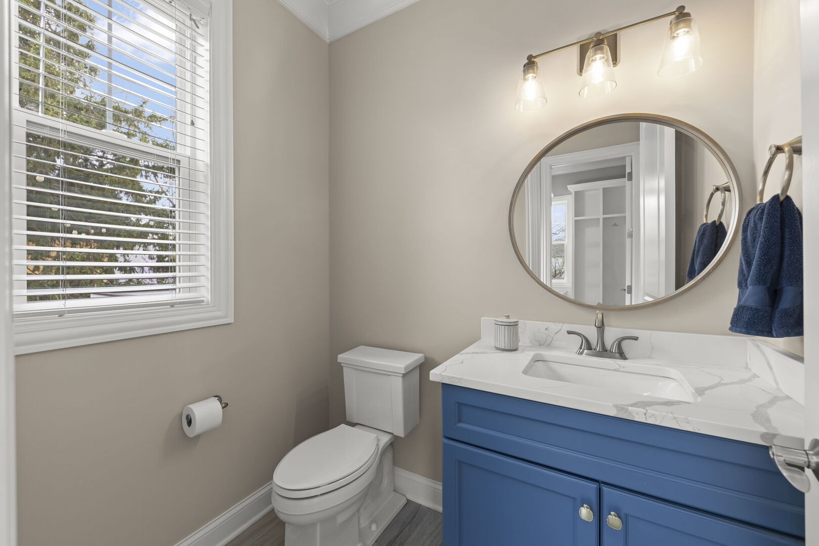 359 Hawthorne Boulevard, Glen Ellyn, IL 60137