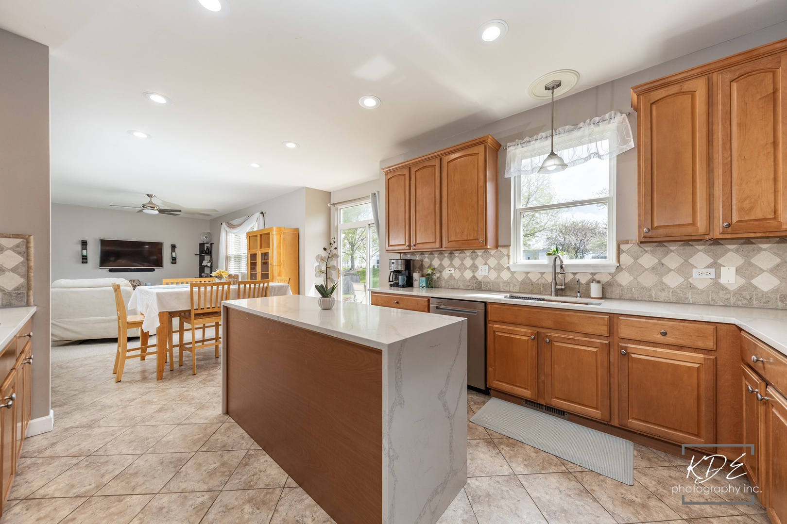 1587 Arlington Street, Bolingbrook, IL 60490