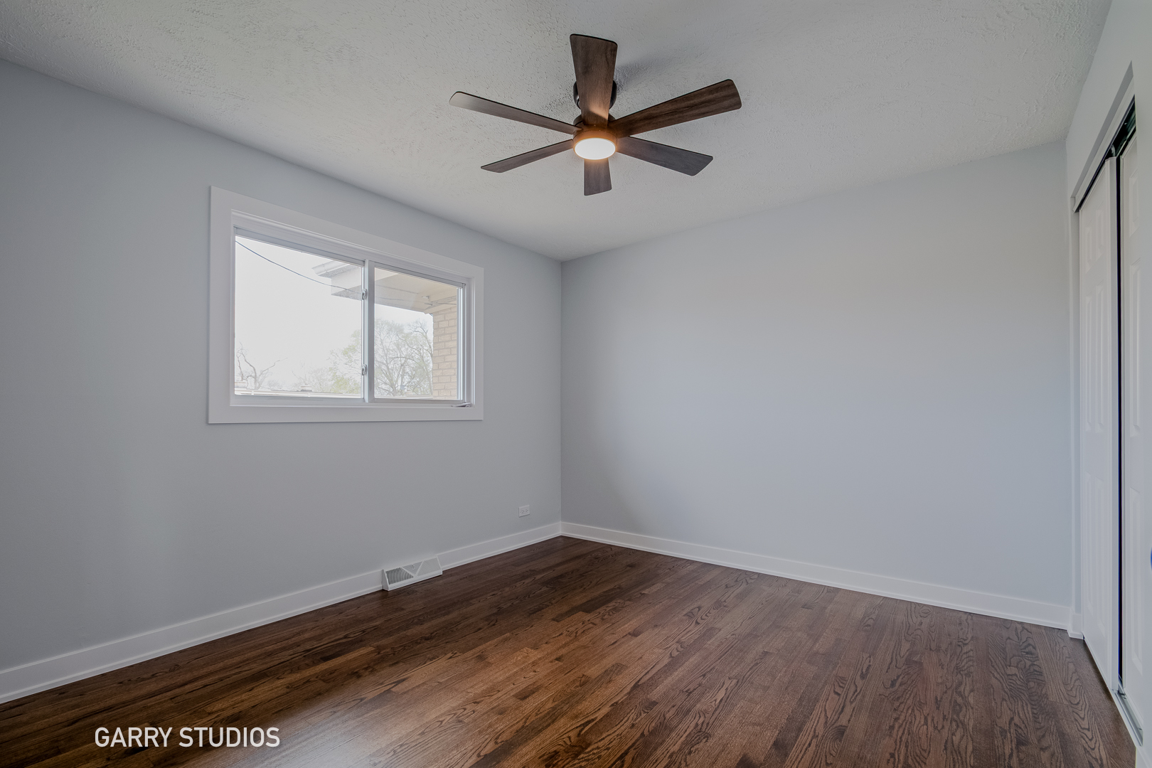 1212 N Wheeling Road, Mount Prospect, IL 60056