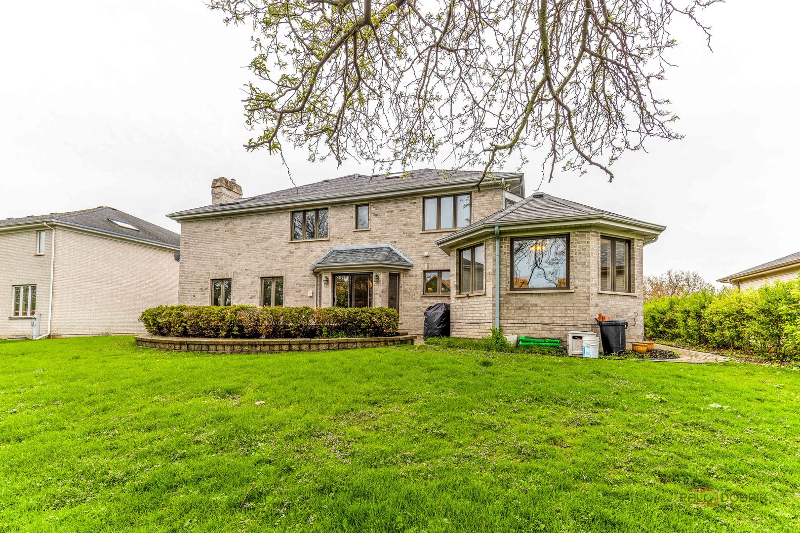 2755 Manu Court, Glenview, IL 60026