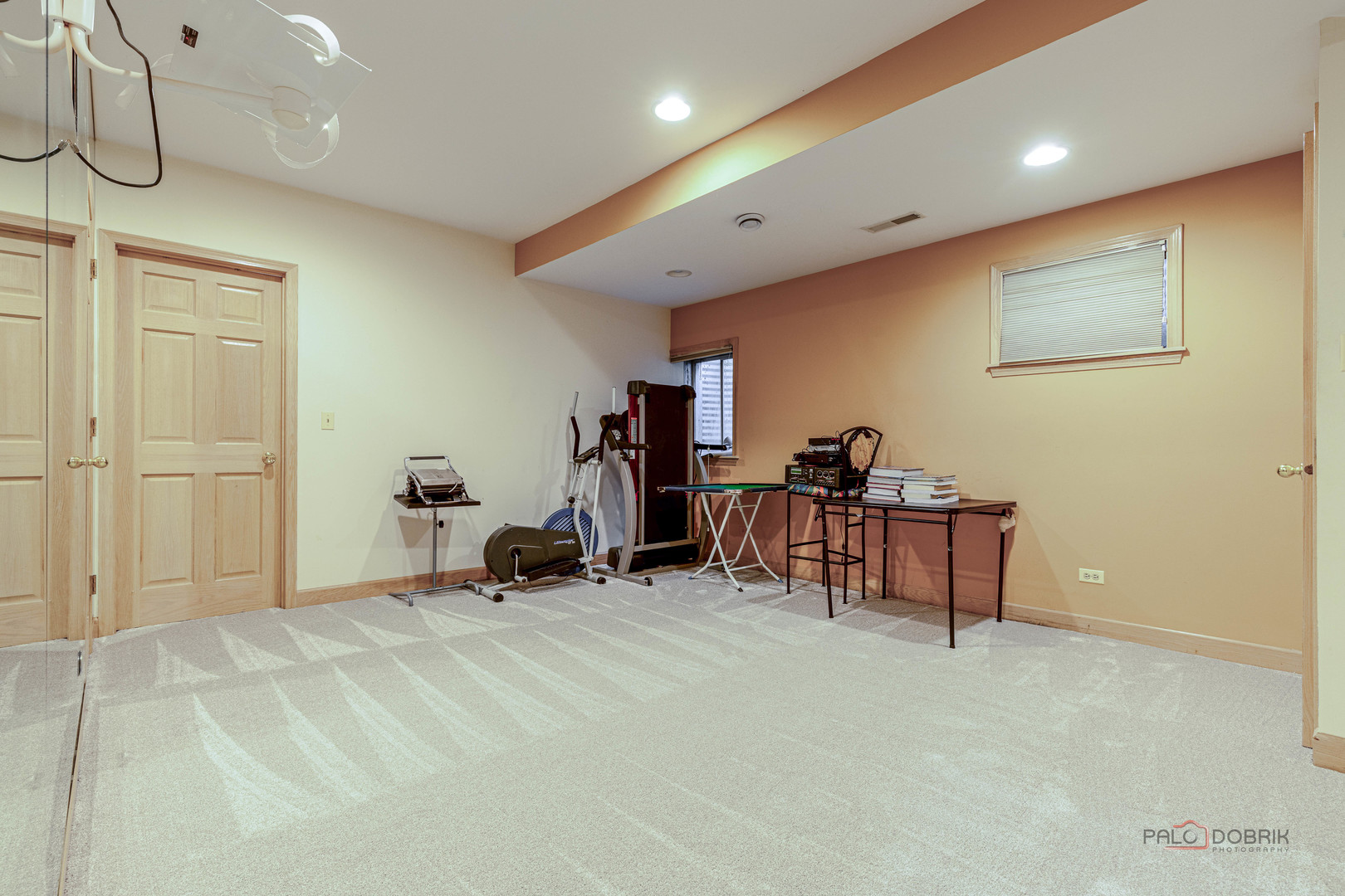 2755 Manu Court, Glenview, IL 60026