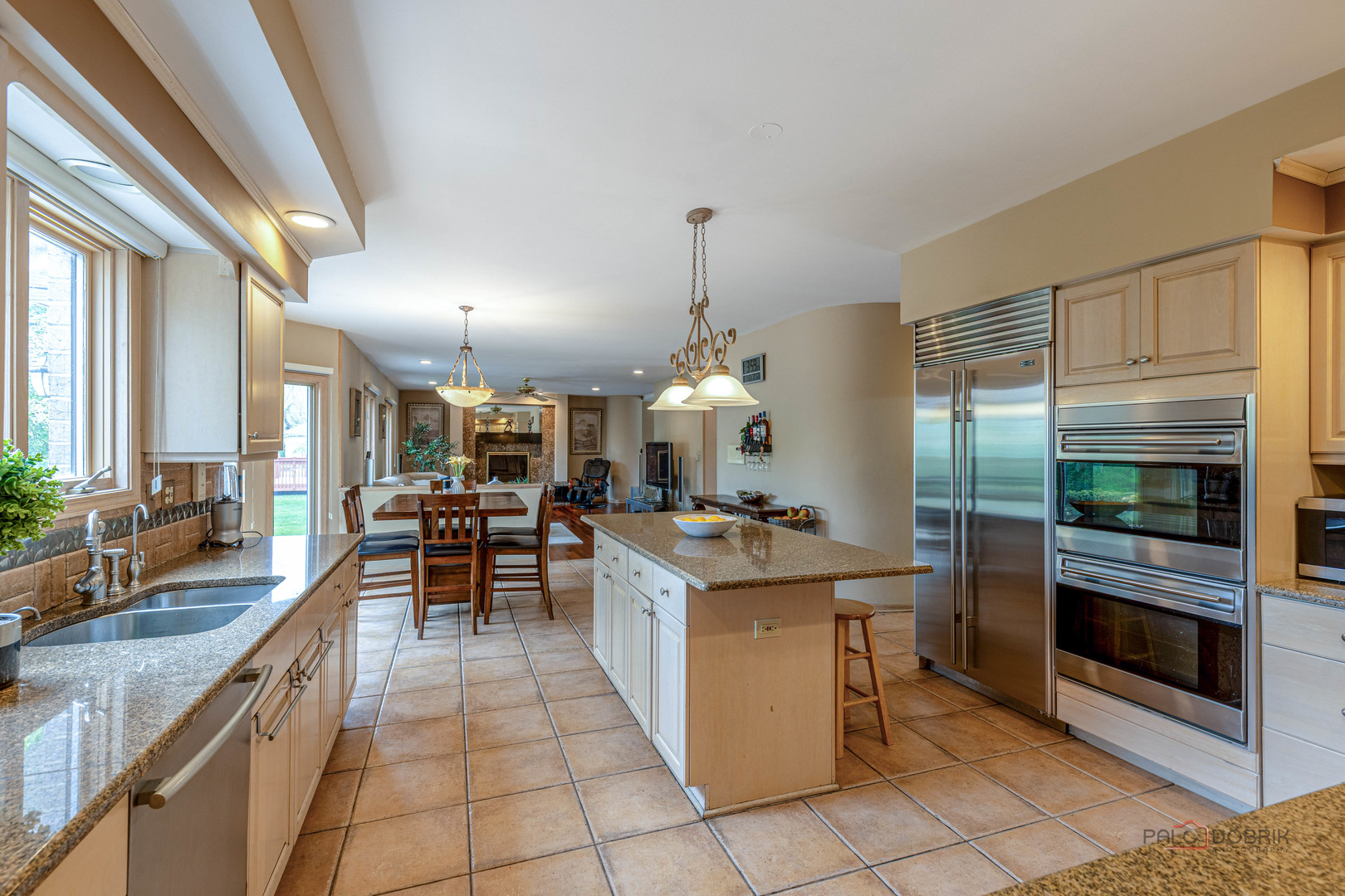 2755 Manu Court, Glenview, IL 60026