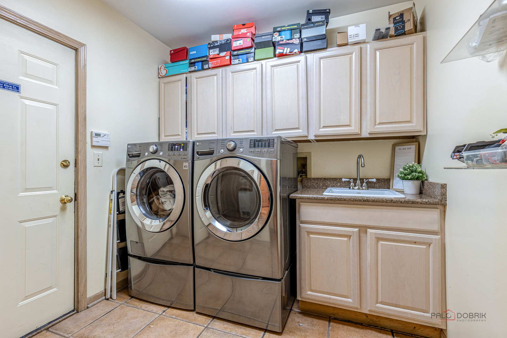 2755 Manu Court, Glenview, IL 60026