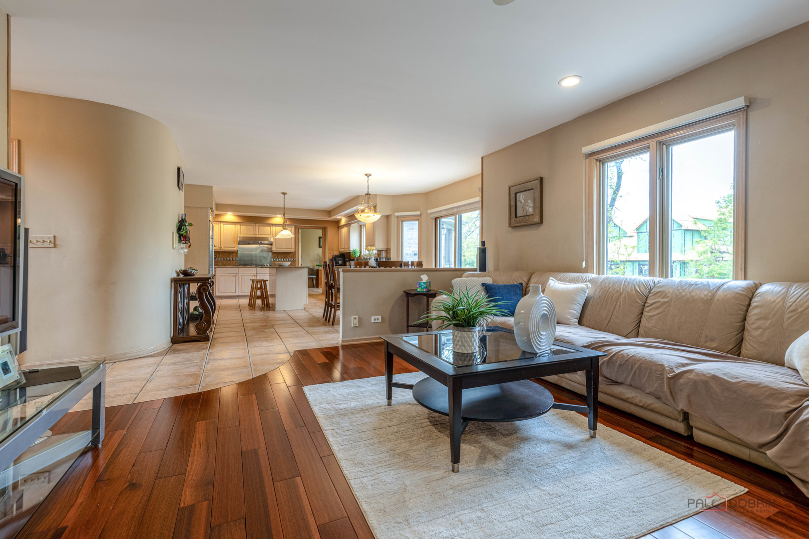 2755 Manu Court, Glenview, IL 60026