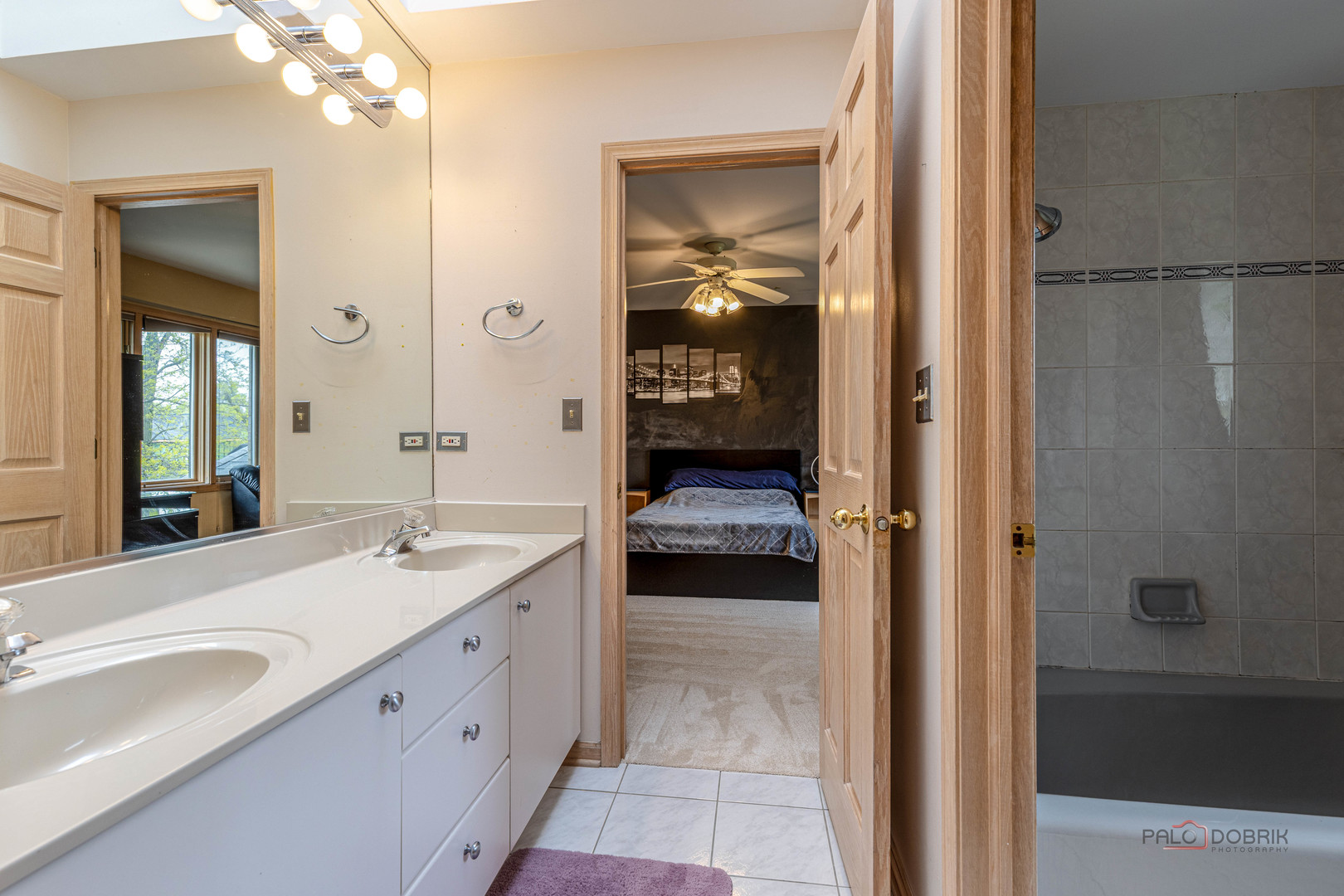 2755 Manu Court, Glenview, IL 60026