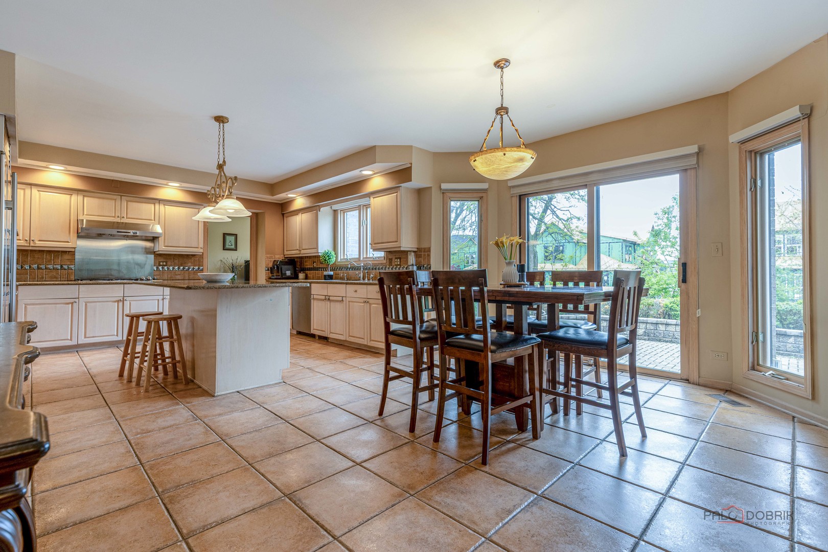 2755 Manu Court, Glenview, IL 60026