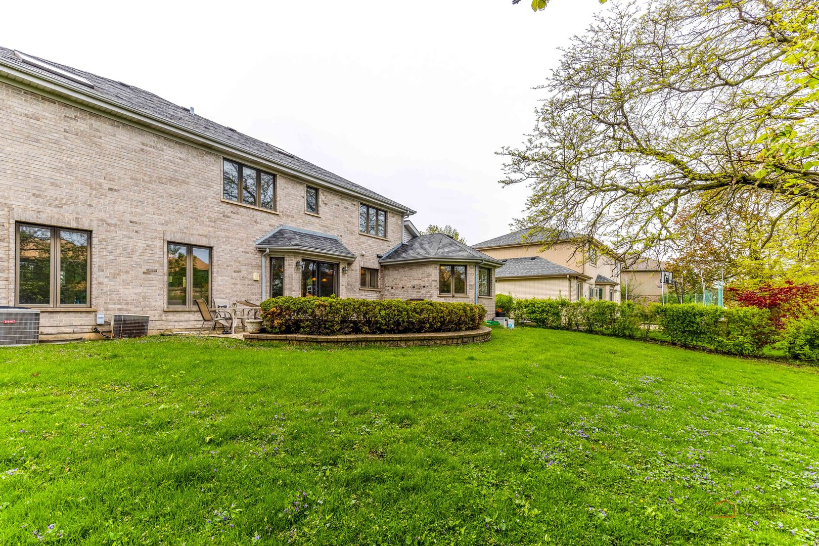 2755 Manu Court, Glenview, IL 60026