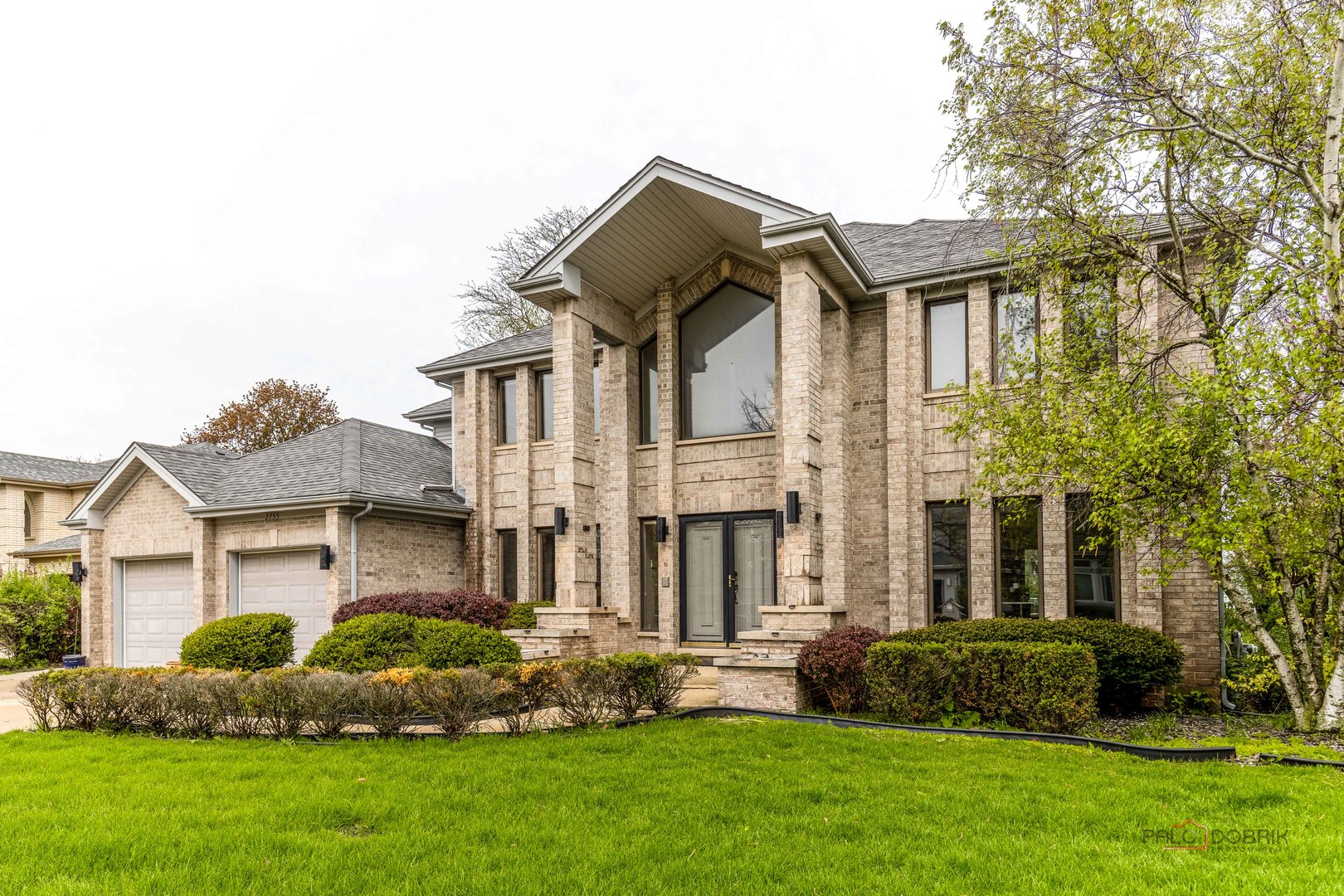 2755 Manu Court, Glenview, IL 60026