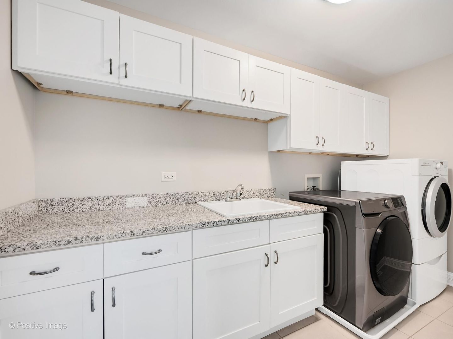 1N345 Blue Ridge Court, Wheaton, IL 60187