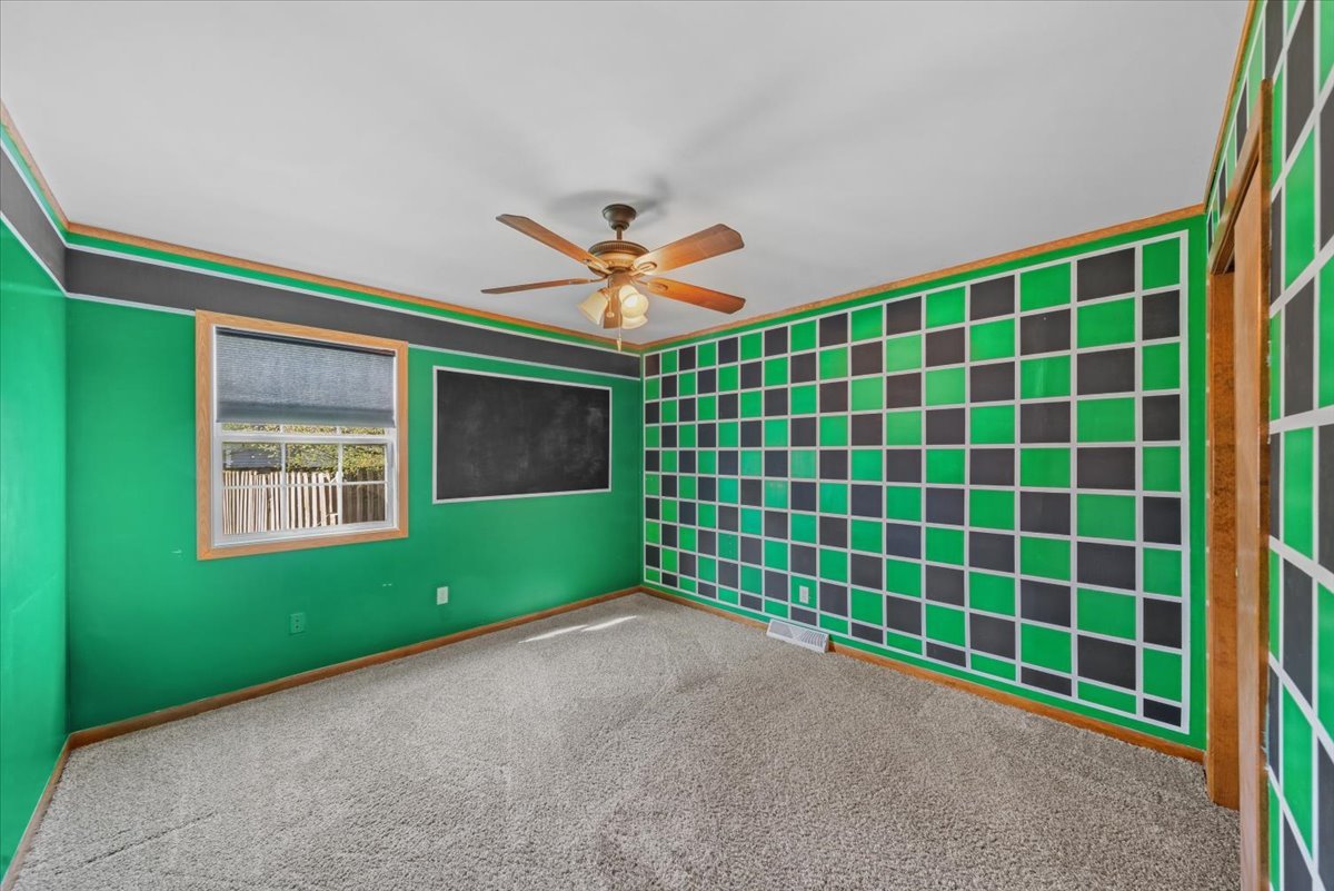 2 Division Street, Bristol, IL 60512