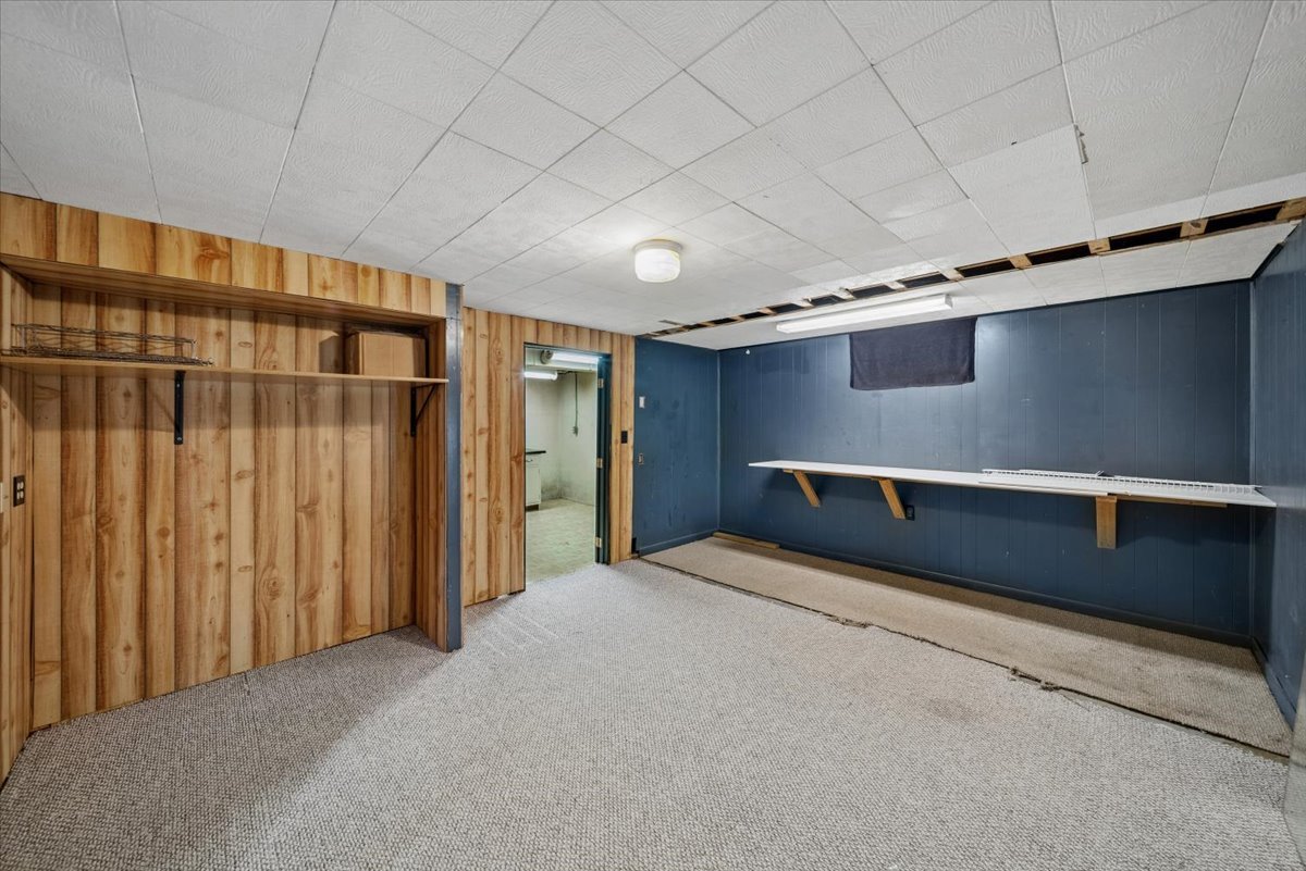 2 Division Street, Bristol, IL 60512