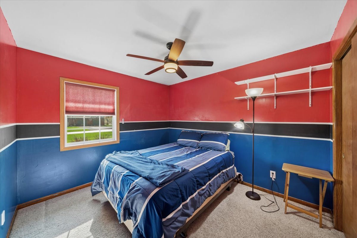 2 Division Street, Bristol, IL 60512