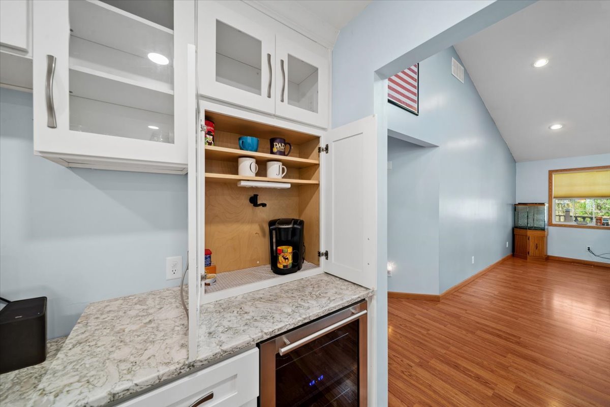 2 Division Street, Bristol, IL 60512