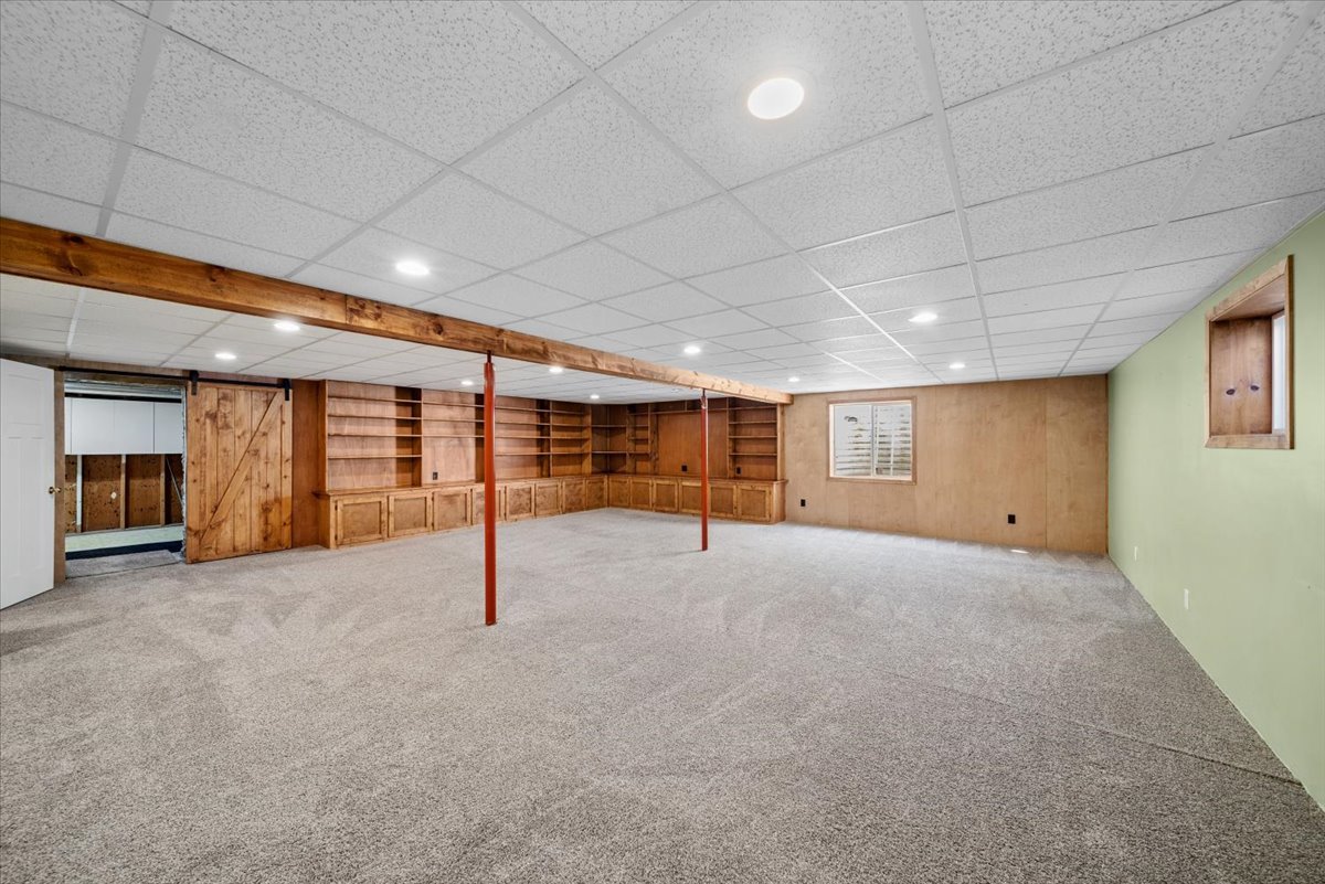 2 Division Street, Bristol, IL 60512