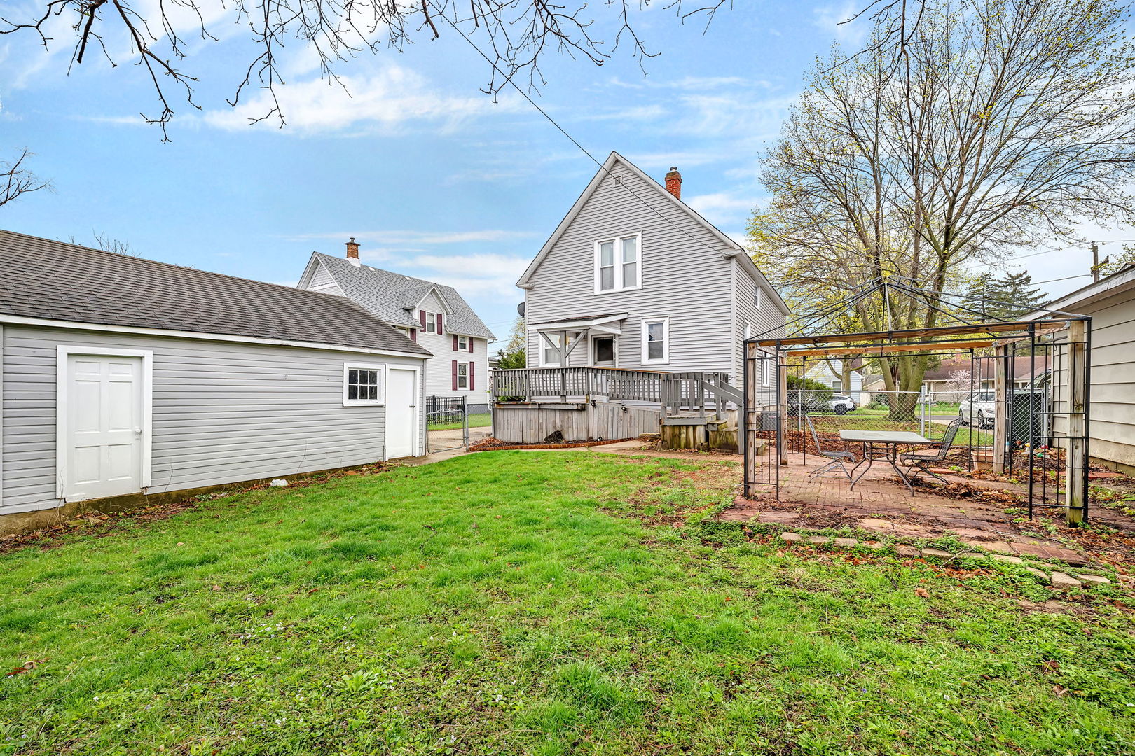 232 N Green Street, Carpentersville, IL 60110