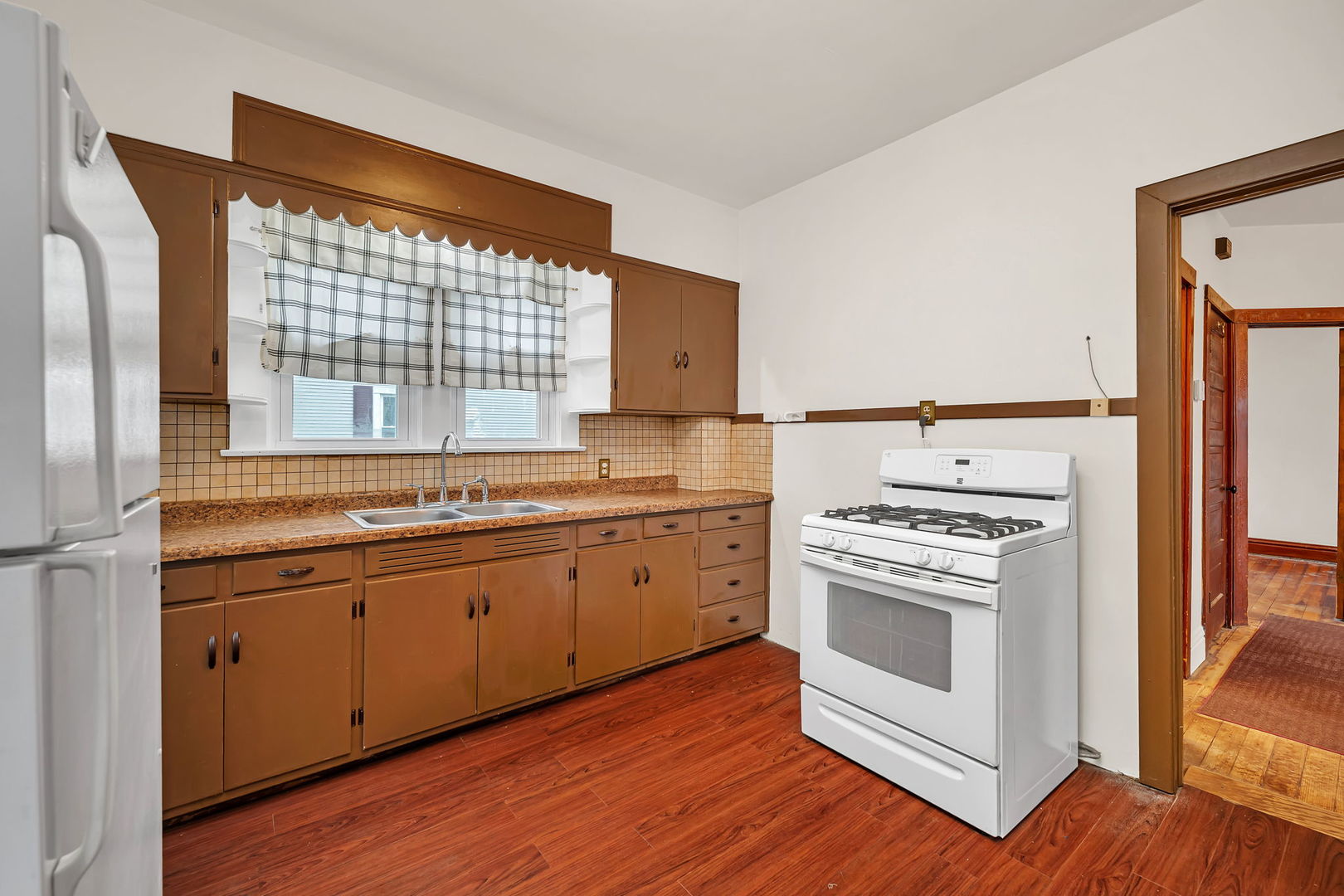 232 N Green Street, Carpentersville, IL 60110