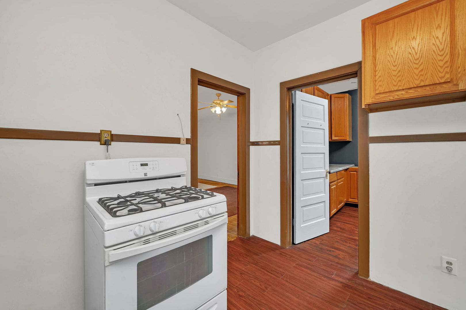 232 N Green Street, Carpentersville, IL 60110