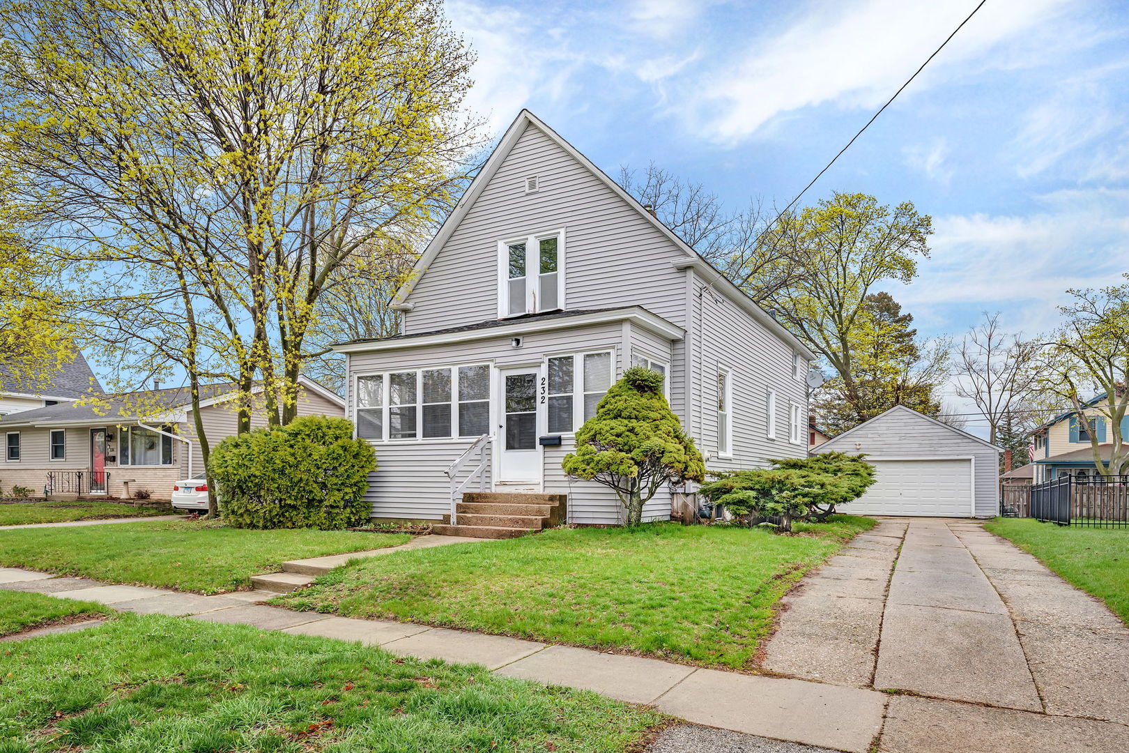 232 N Green Street, Carpentersville, IL 60110