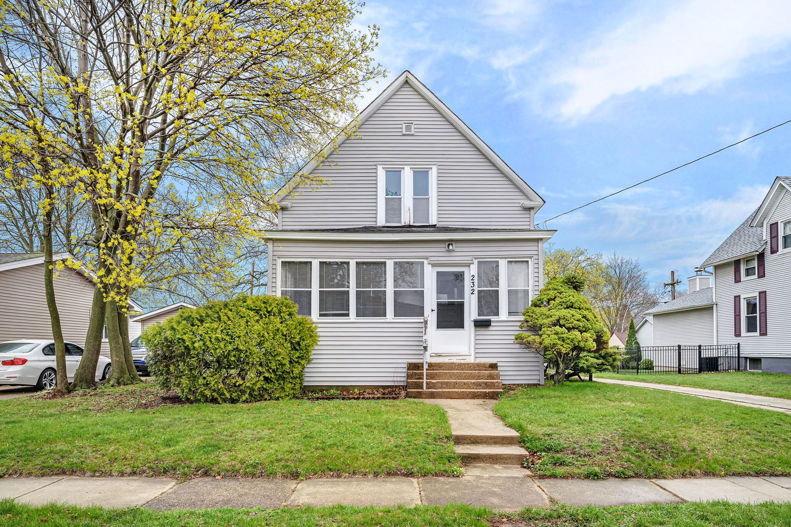 232 N Green Street, Carpentersville, IL 60110