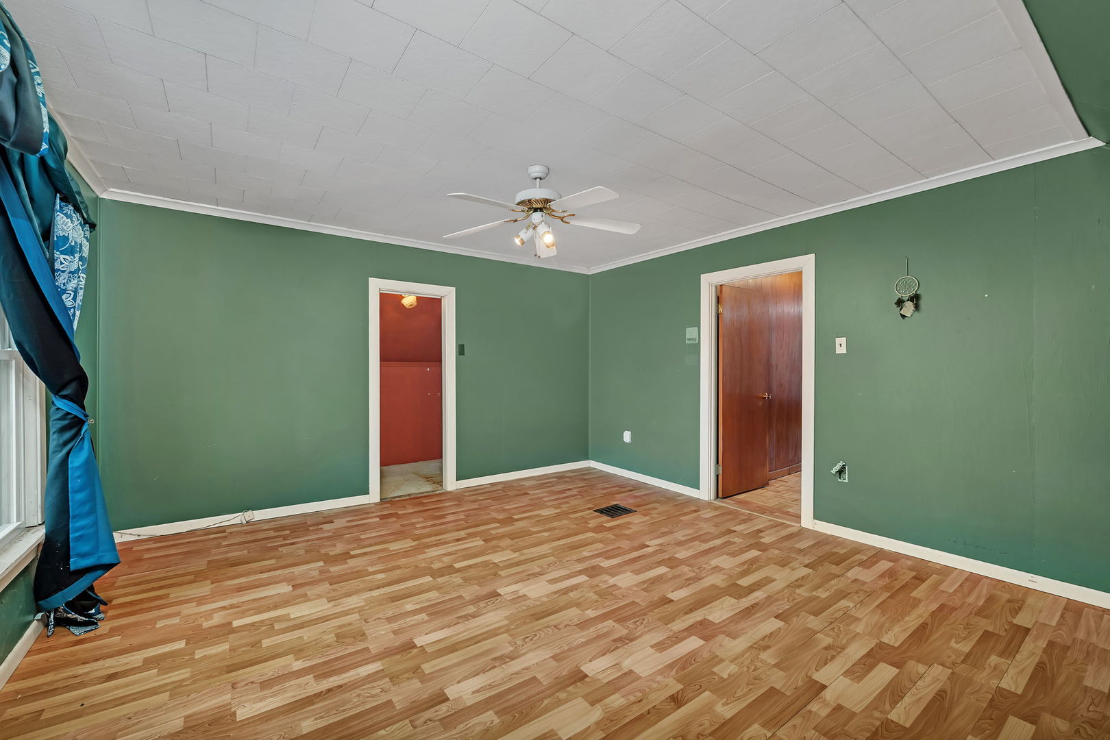 232 N Green Street, Carpentersville, IL 60110