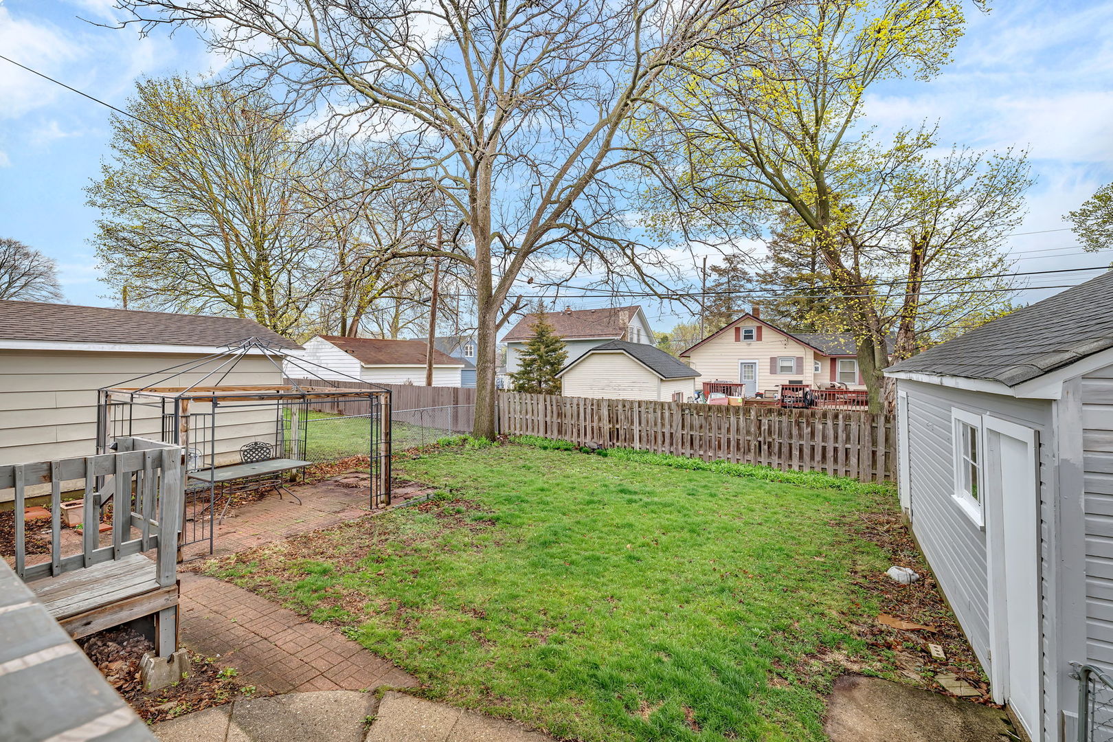 232 N Green Street, Carpentersville, IL 60110