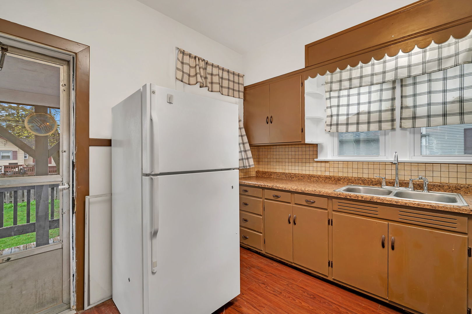 232 N Green Street, Carpentersville, IL 60110