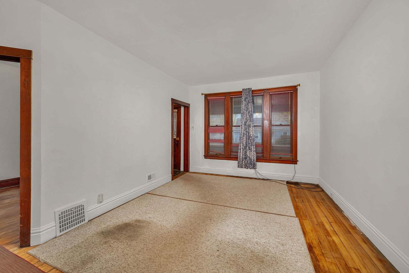 232 N Green Street, Carpentersville, IL 60110