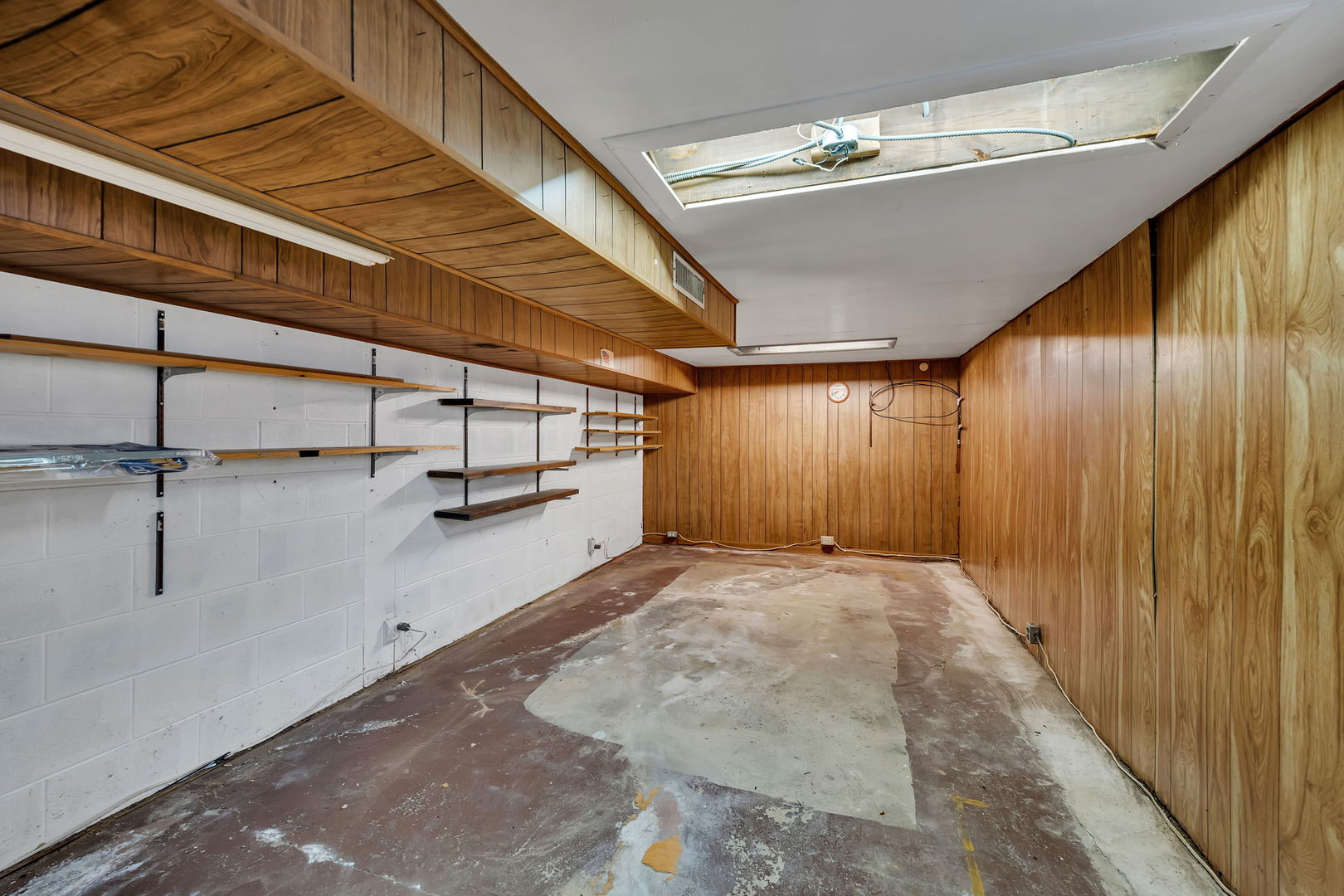 232 N Green Street, Carpentersville, IL 60110