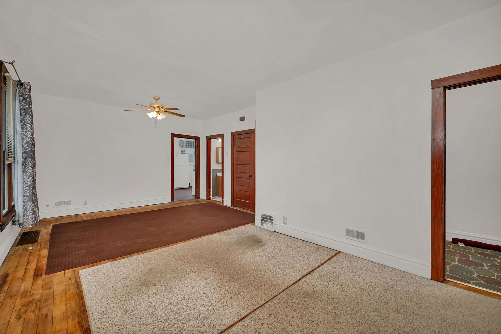 232 N Green Street, Carpentersville, IL 60110