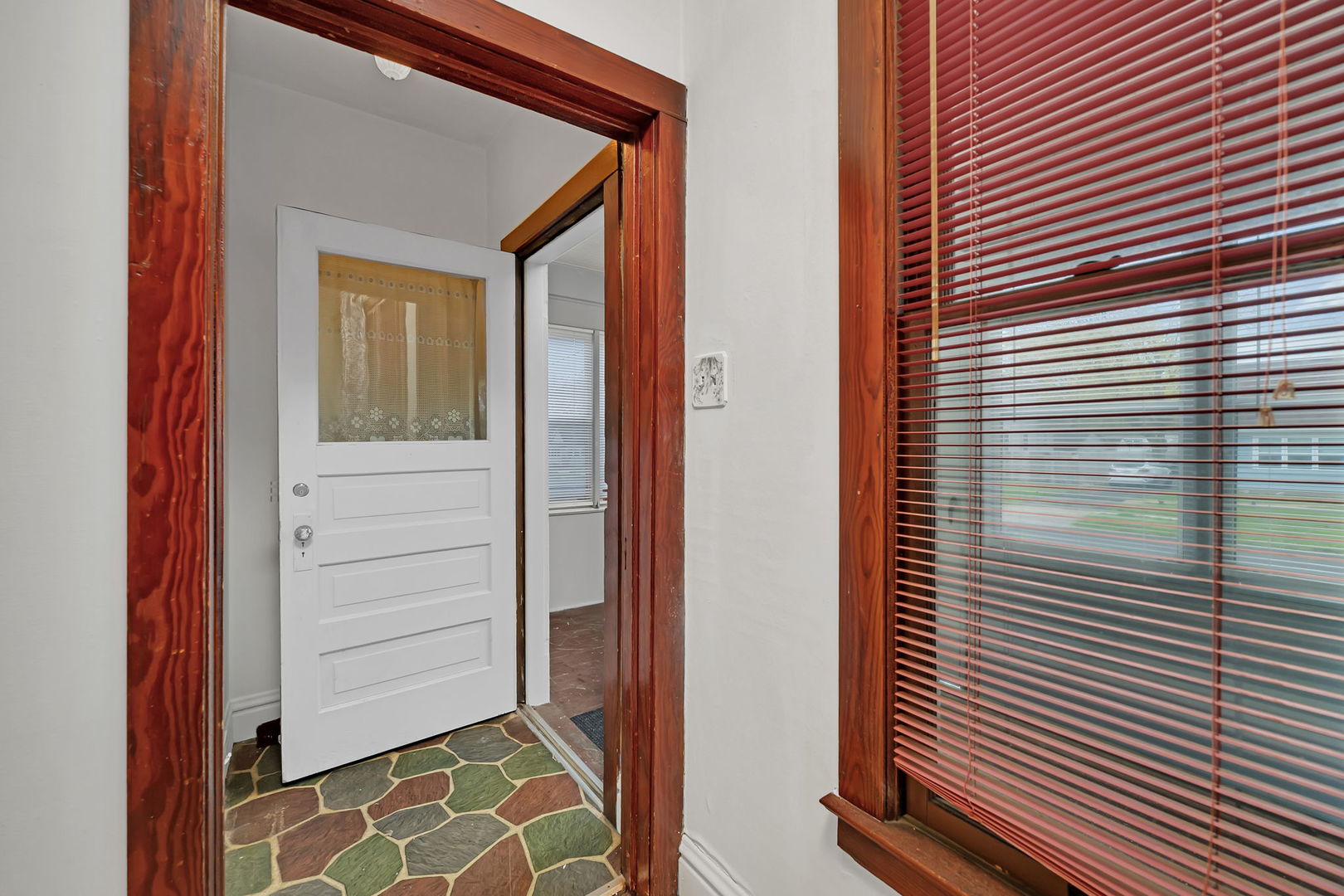 232 N Green Street, Carpentersville, IL 60110