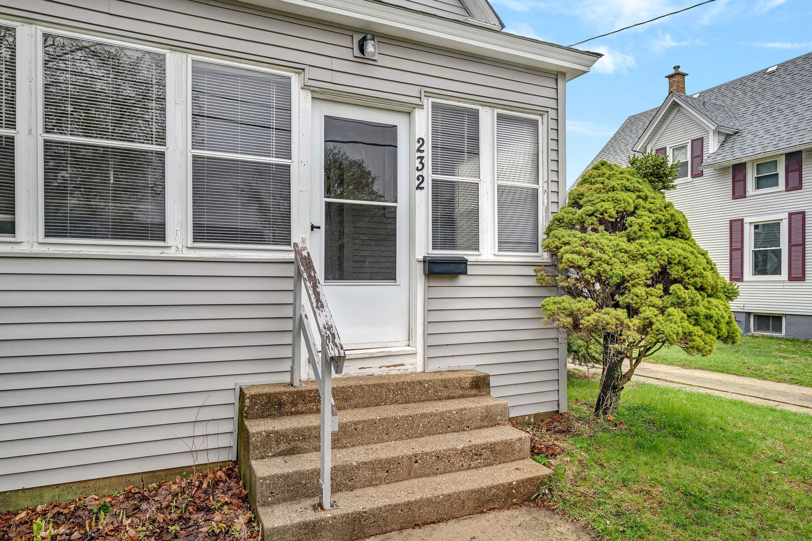 232 N Green Street, Carpentersville, IL 60110