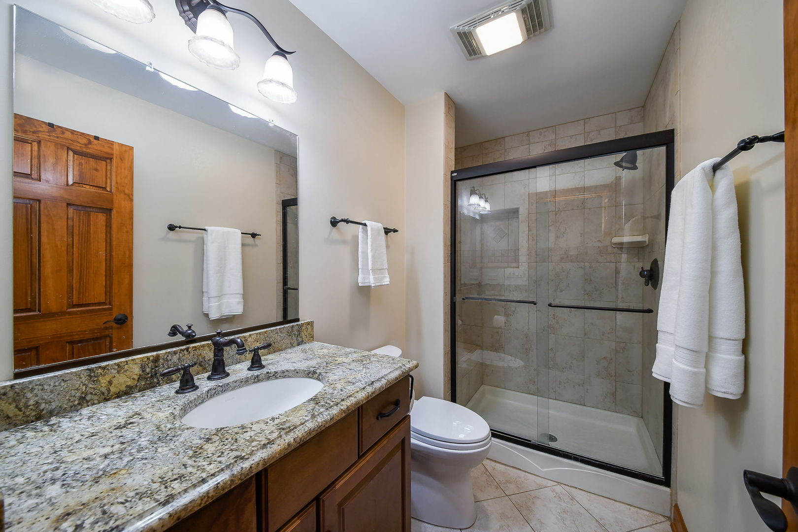 2009 MacKenzie Place #2009, Wheaton, IL 60187