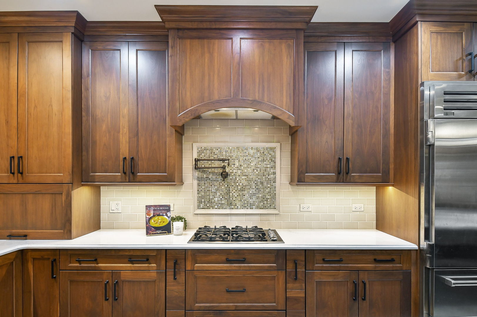 2009 MacKenzie Place #2009, Wheaton, IL 60187