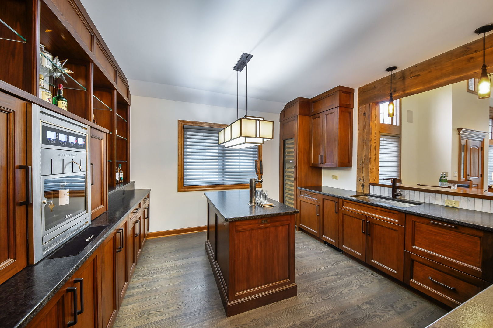 2009 MacKenzie Place #2009, Wheaton, IL 60187