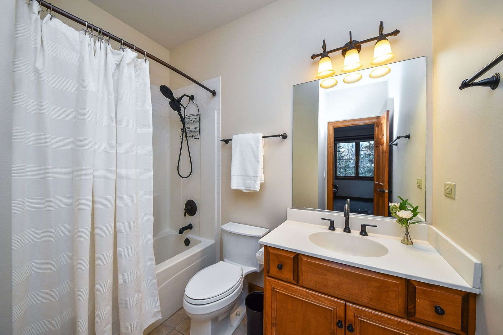 2009 MacKenzie Place #2009, Wheaton, IL 60187