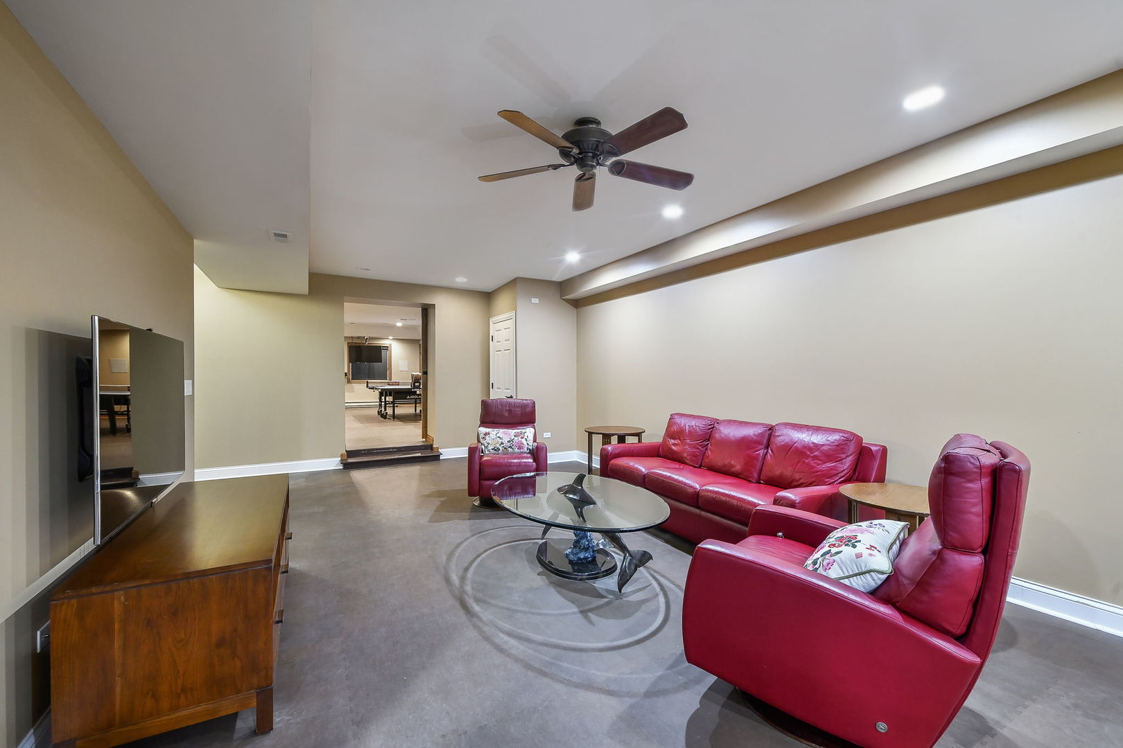 2009 MacKenzie Place #2009, Wheaton, IL 60187