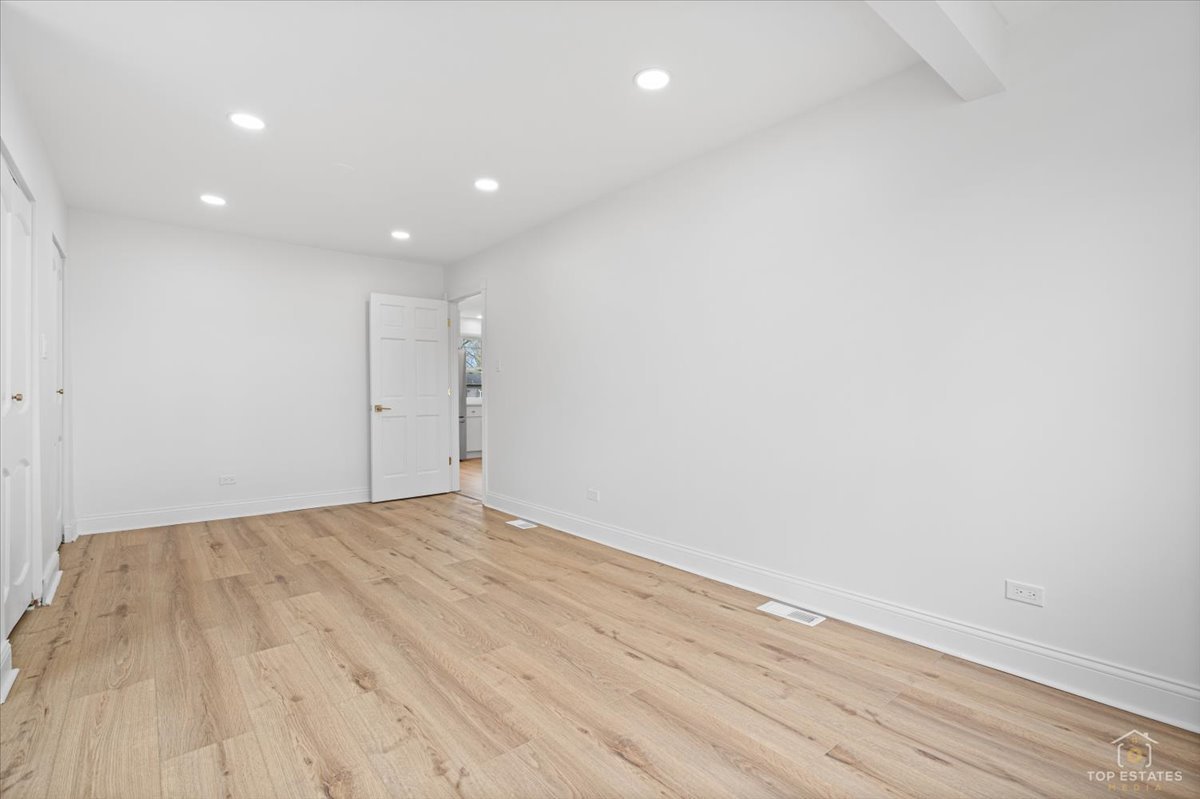 8766 S 83rd Court, Hickory Hills, IL 60457