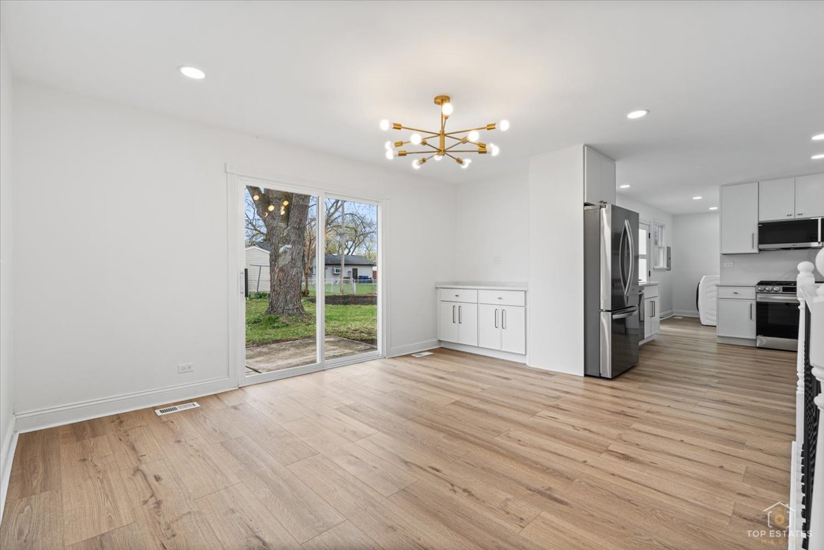 8766 S 83rd Court, Hickory Hills, IL 60457